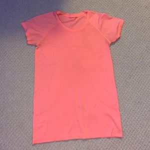 lululemon tee shirt